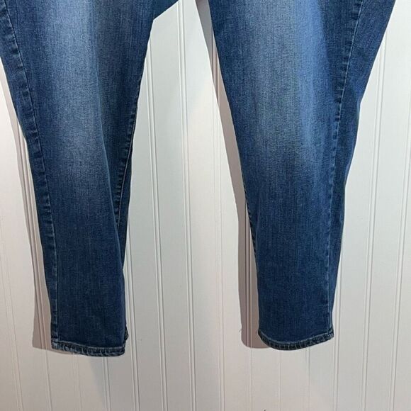 A.N.A. Mid Rise Skinny Stretch Women’s 24W Blue Denim Jeans Minor Distressing - Picture 4 of 7